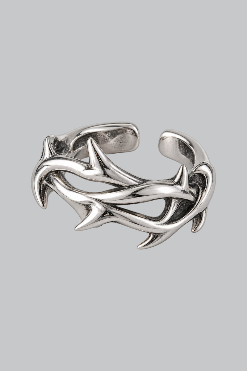 Bague Ronce Gothique — vue studio sur fond gris