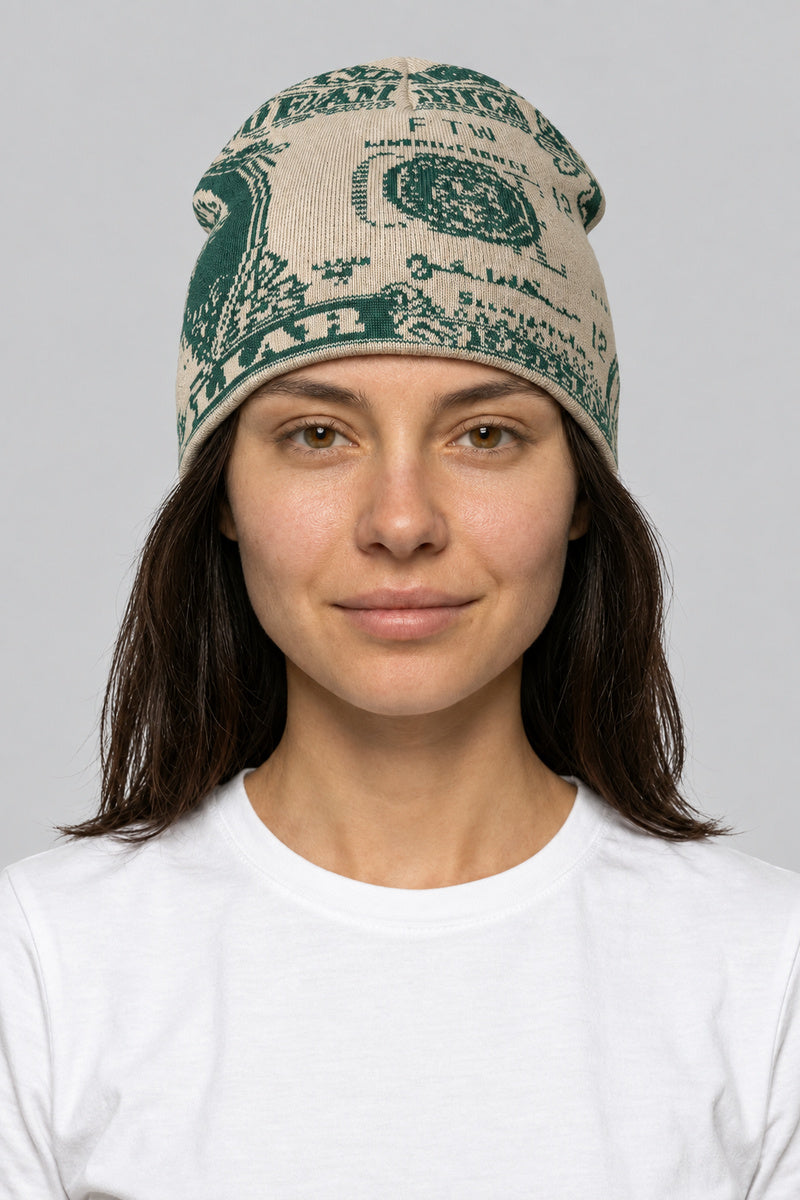 Bonnet dollar — porté de face par notre modèle femme