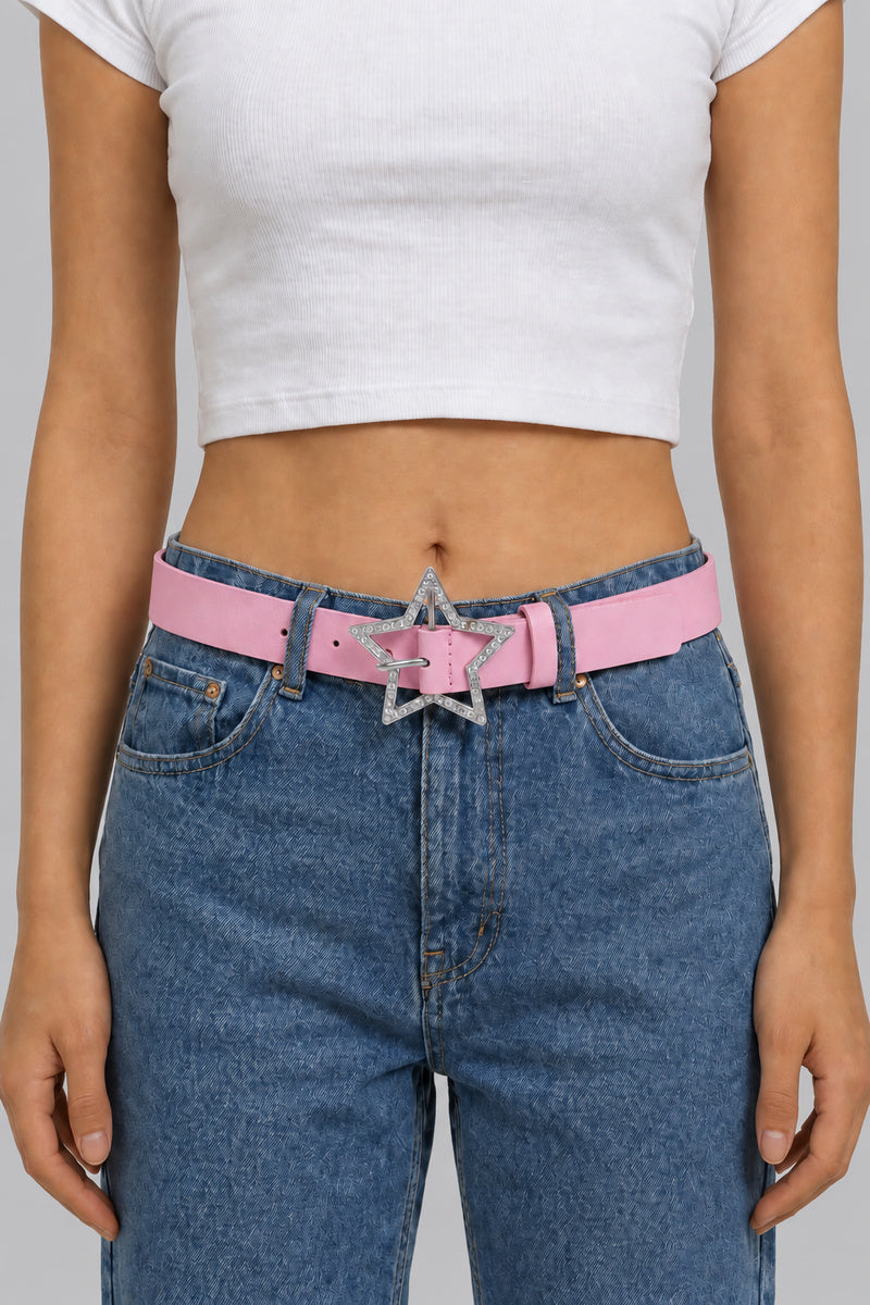 Ceinture Rose E-girl — portée à la taille sur fond gris studio