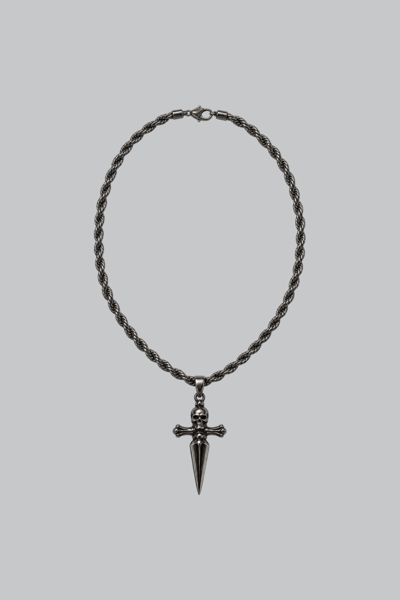 Collier Épée Punk — vue studio sur fond gris