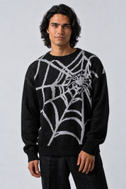 Pull Araignée Jacquard, porté de face sur fond gris clair