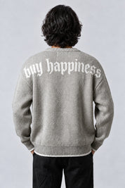 Pull Brodé Streetwear, porté de dos sur fond gris clair