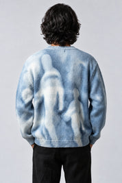 Pull Dégradé Colorblock, porté de dos sur fond gris clair