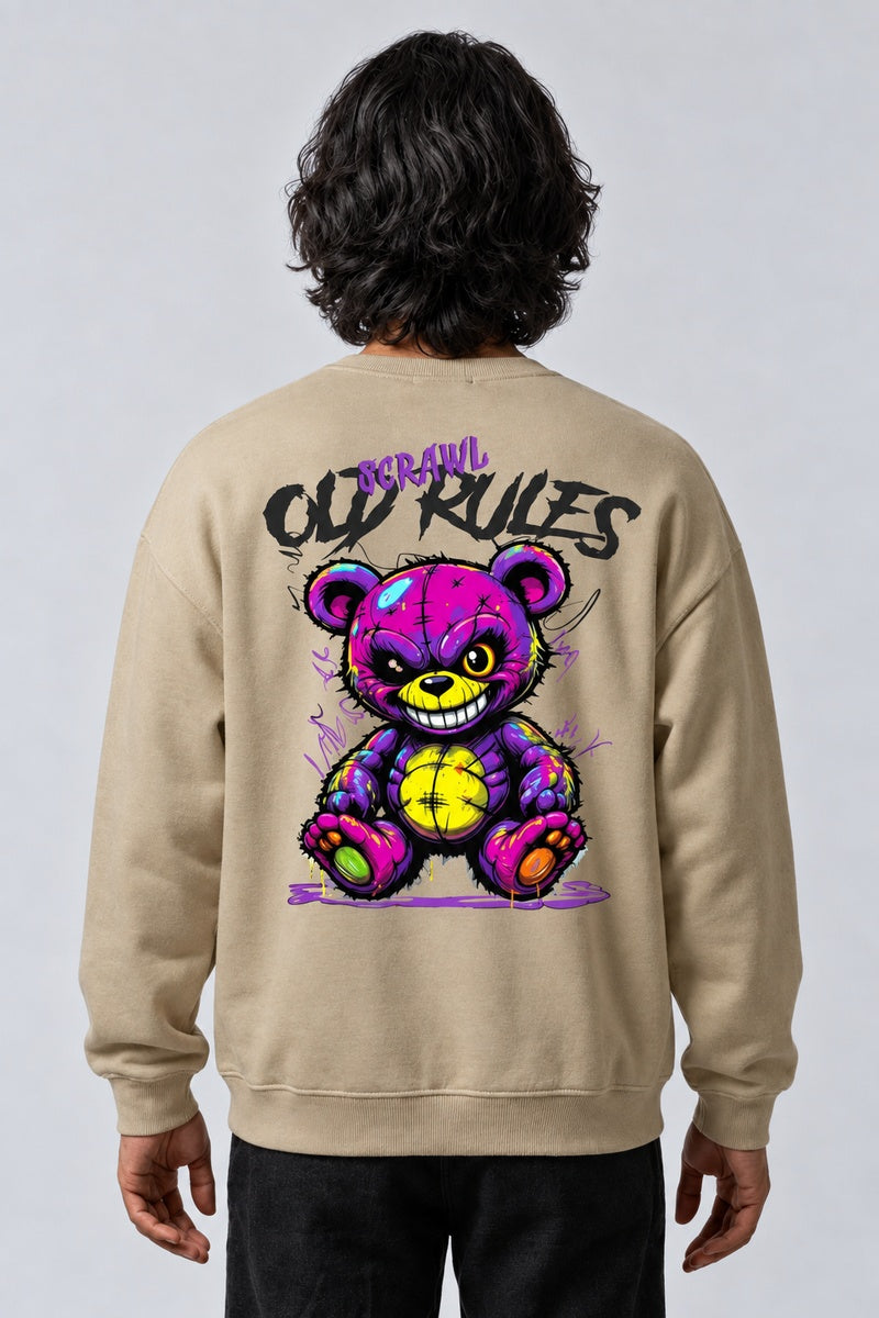 Pull Evil Bear Streetwear, porté de dos sur fond gris clair