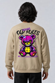 Pull Evil Bear Streetwear, porté de dos sur fond gris clair