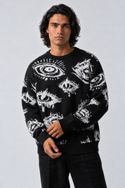Pull Eyes Mystique, porté de face sur fond gris clair