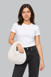 Sac Moumoute E-girl Blanc — porté par notre modèle femme sur fond gris