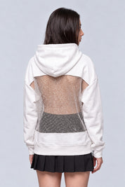 Sweat Dos Strass McBling — blanc dos, fond gris perle, Y2K CLUB