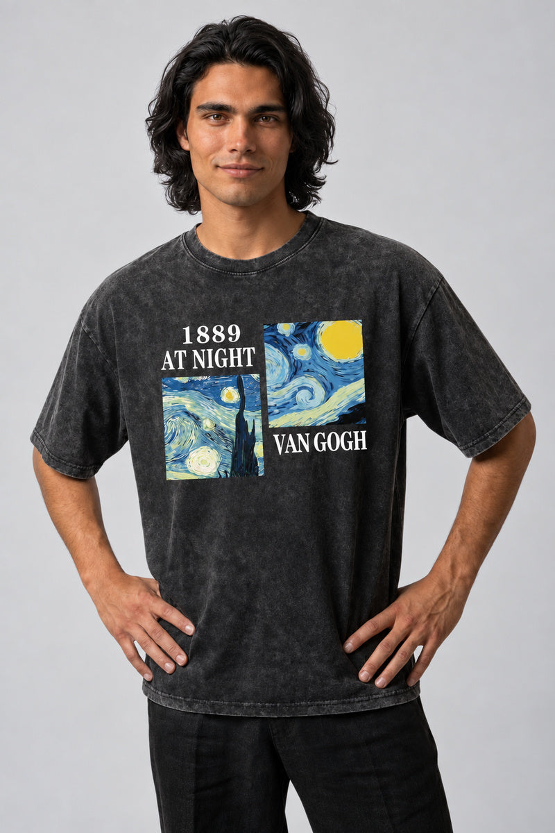 T-shirt gris anthracite délavé avec imprimé La Nuit étoilée et inscription Van Gogh, vue de face.